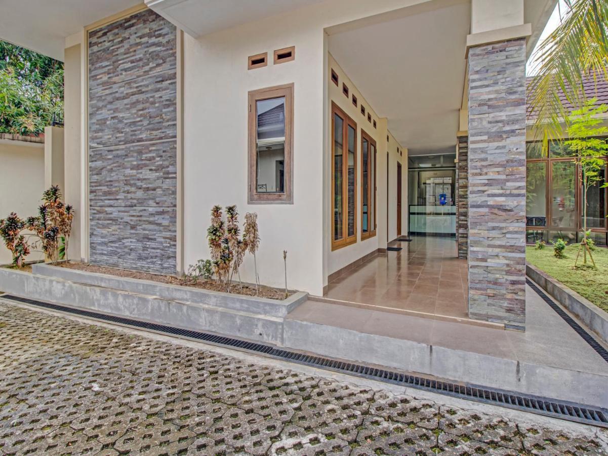 Oyo 89997 Hotel Bumi Kedaton Waterpark Bandar Lampung Luaran gambar