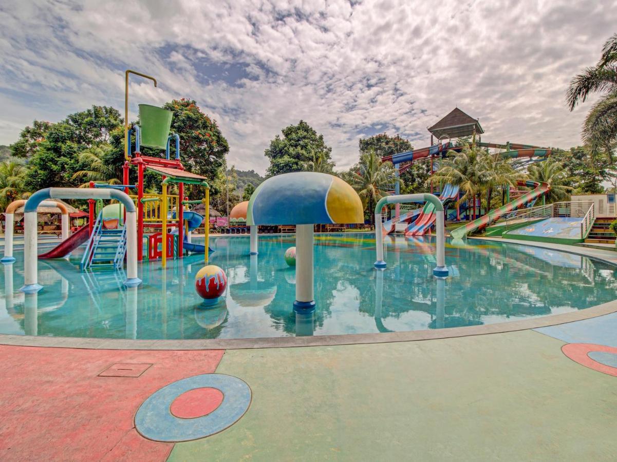 Oyo 89997 Hotel Bumi Kedaton Waterpark Bandar Lampung Luaran gambar